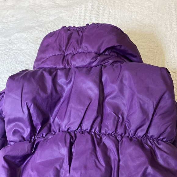 Calvin Klein puffer vest for girls - Picture 6 of 11